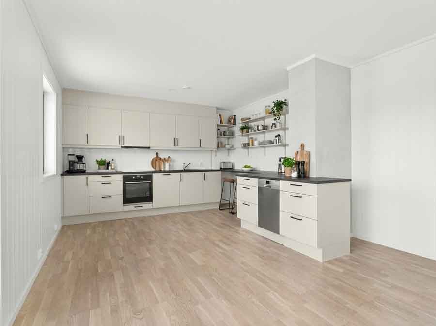 Kitchen 02 — Before