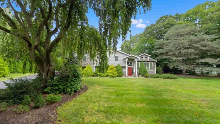 87 Soundview Drive, Port Jefferson — Home Profile
