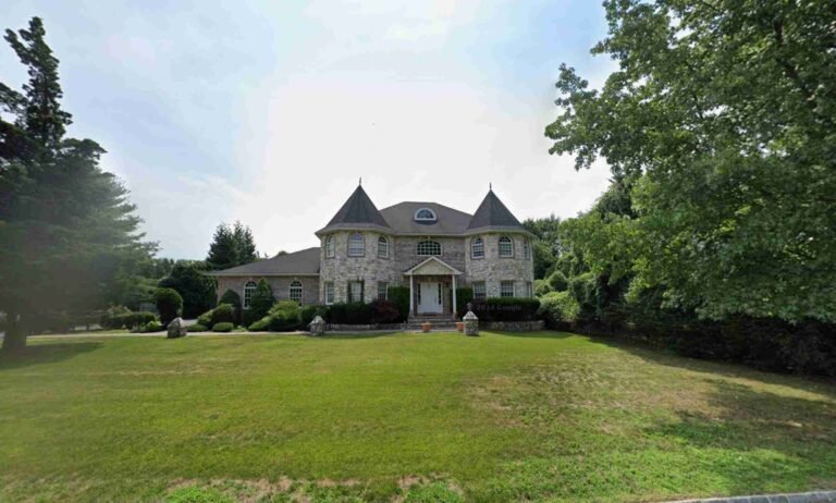2 Deepwells Lane, Saint James — Home Profile