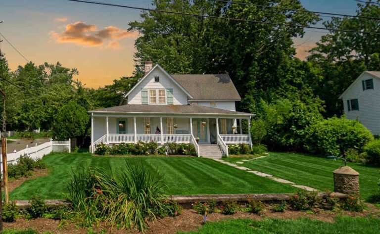 45 Shore Road, Setauket